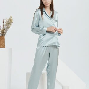 Ensemble de Pyjama Vert en Soie Pure pour Femme – 2 Pièces avec Bordure Élégante – Haut à Manches Longues et Pantalon Long – 22MM 6A