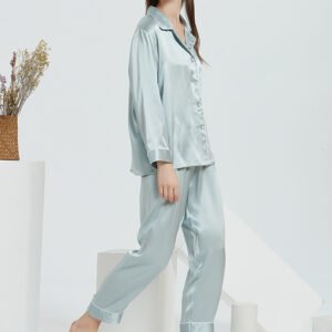 Ensemble de Pyjama Vert en Soie Pure pour Femme – 2 Pièces avec Bordure Élégante – Haut à Manches Longues et Pantalon Long – 22MM 6A